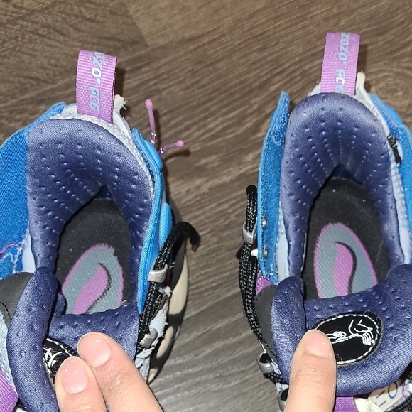 Stylish Multicolor High-Top Sneakers - Picture 3 of 9